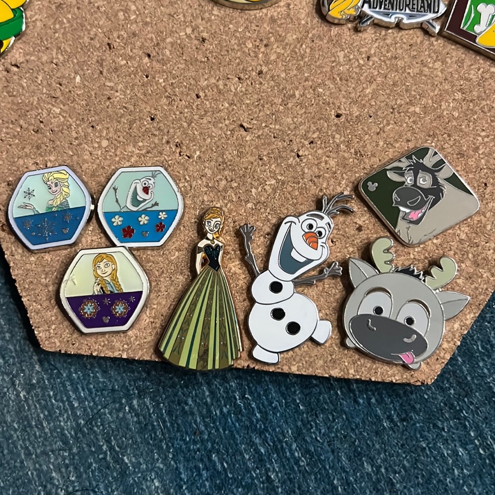 Disney Frozen Pin Collection